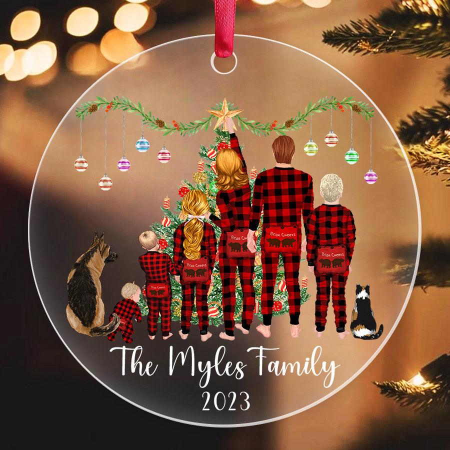 Personalized Family Ornaments With Pets